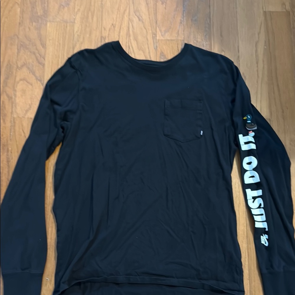 Nike SB Men's Black Long Sleeve Shirt